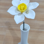 Ceramic daffodil white